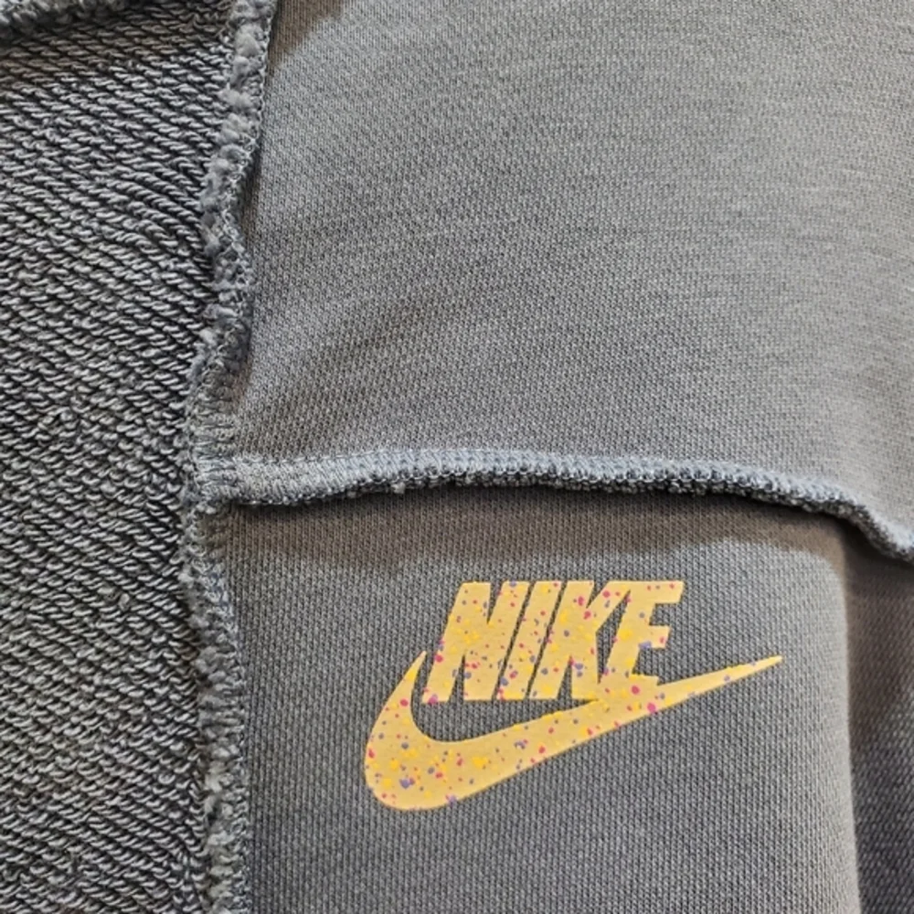 Nike sweatshirt‎